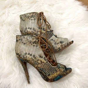 EUC Zigi Soho Faux Snakeskin Martyr Pumps Sz 7